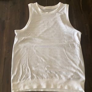 Lululemon women’s tank